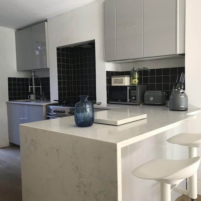 Beautiful kitchen with a Nile Carrara worktop